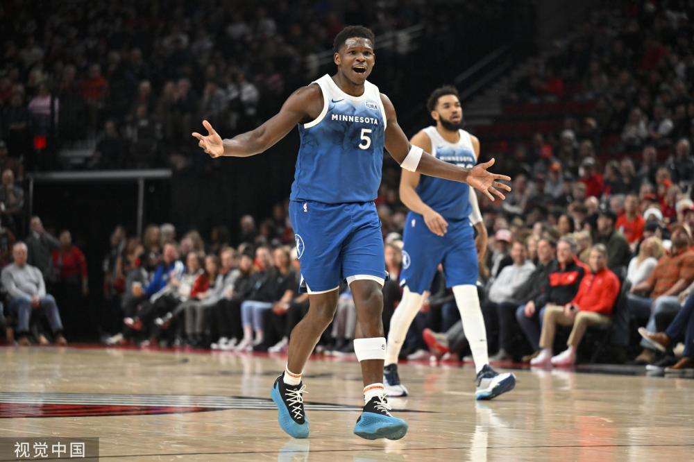 黄蜂队陷入 黄蜂队陷入