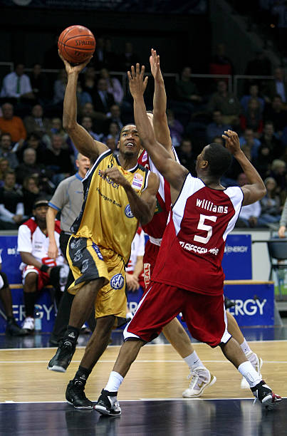 雄厚的球队 雄厚的球队